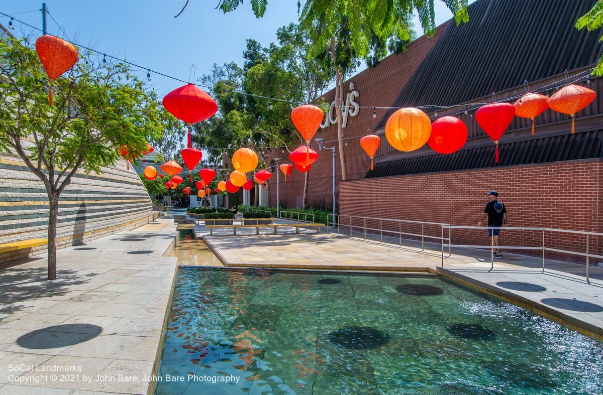 South Coast Plaza in Costa Mesa - SoCal Landmarks