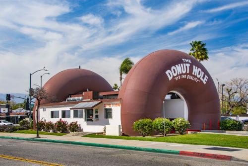 Donut Hole, La Puente, Los Angeles County