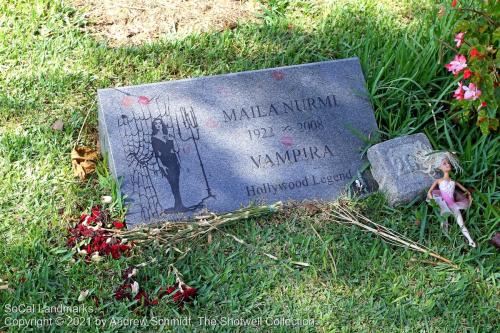 Vampira, Hollywood Forever Cemetery, Hollywood, Los Angeles County